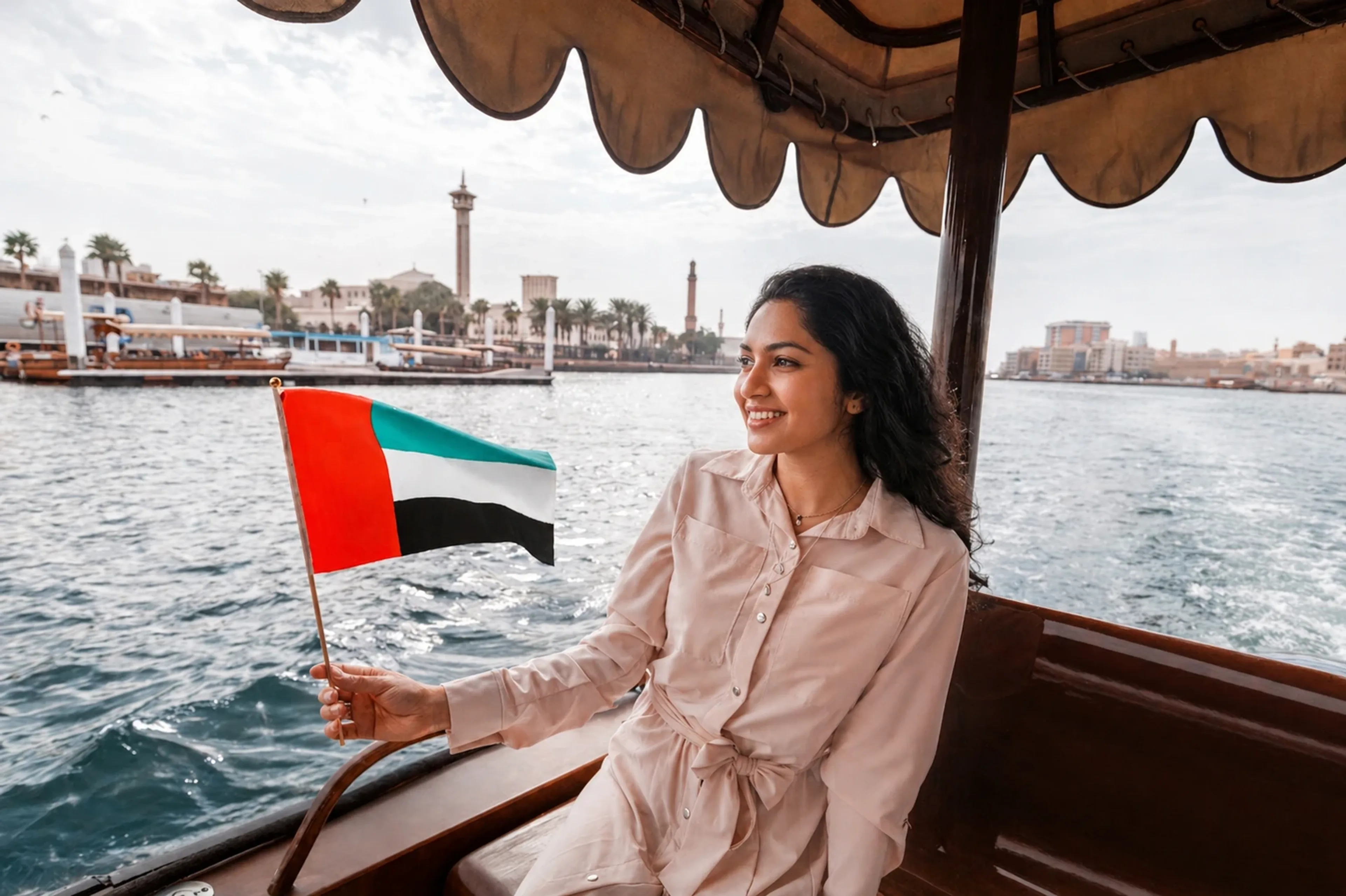 scenic UAE travel experiences including desert safaris, luxury hotels, and cultural attractions