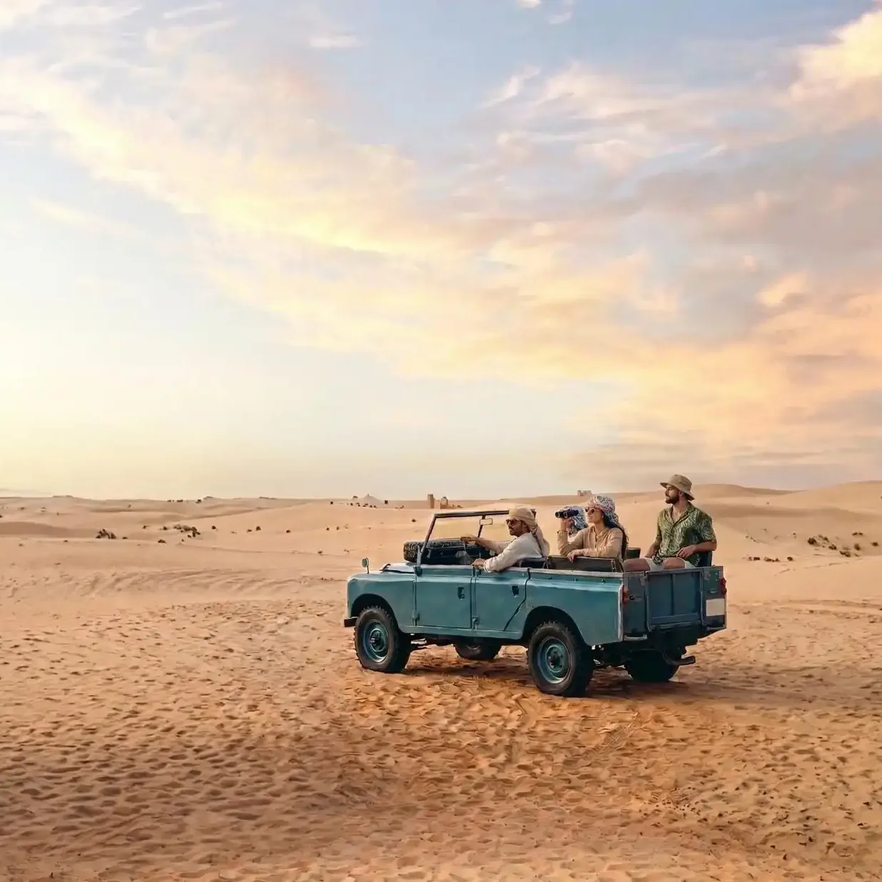 Luxury desert safari with private 4x4 vehicle in Dubai desert