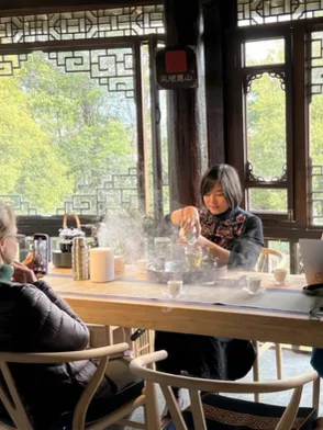 Private tea tasting hosted by a local tea master featuring premium Pu'er tea in Lijiang