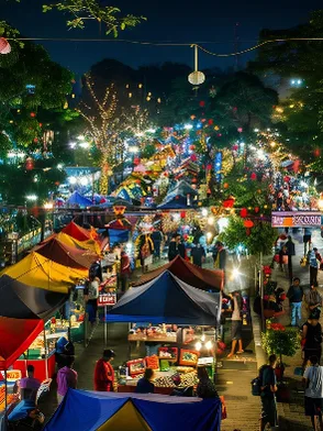 Lamai Sunday Night Market with local handicrafts and street food