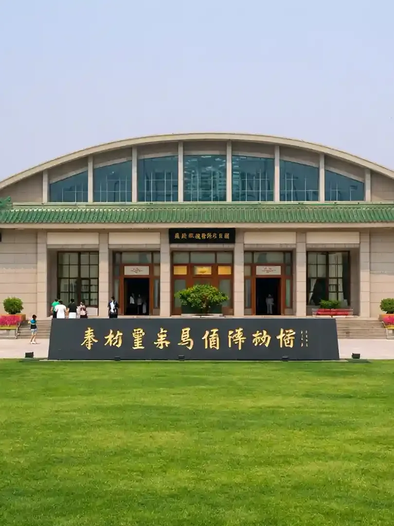 Terracotta Warriors at Qin Shi Huang Mausoleum Museum with rows of ancient clay soldiers in excavation site