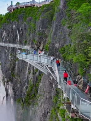 Private guided tour of Zhangjiajie's towering sandstone pillars, the Avatar Mountains
