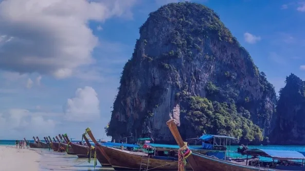 Thailand travel packages featuring Bangkok, Phuket, Krabi, Koh Samui, and Chiang Mai