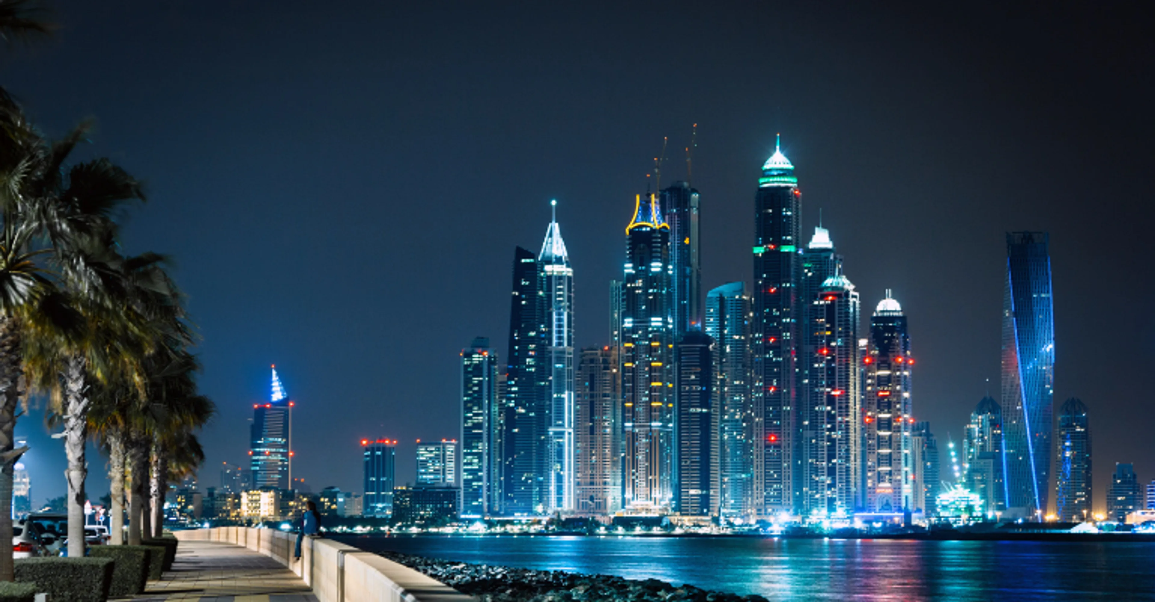 Dubai skyline view representing the best time of year to visit for pleasant weathert