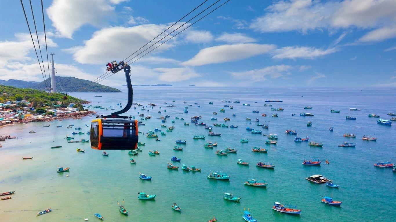 Vietnam travel packages featuring Halong Bay, tropical islands, cultural cities, and scenic landscapes