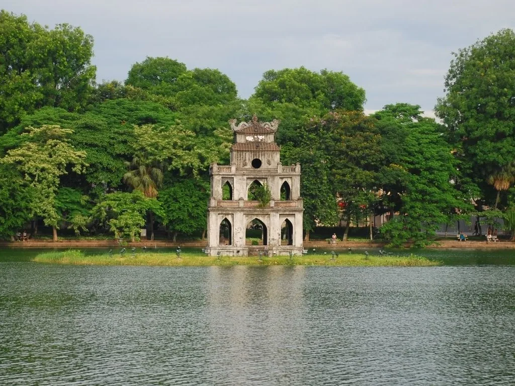 A Journey Through Vietnam’s Scenic Masterpieces