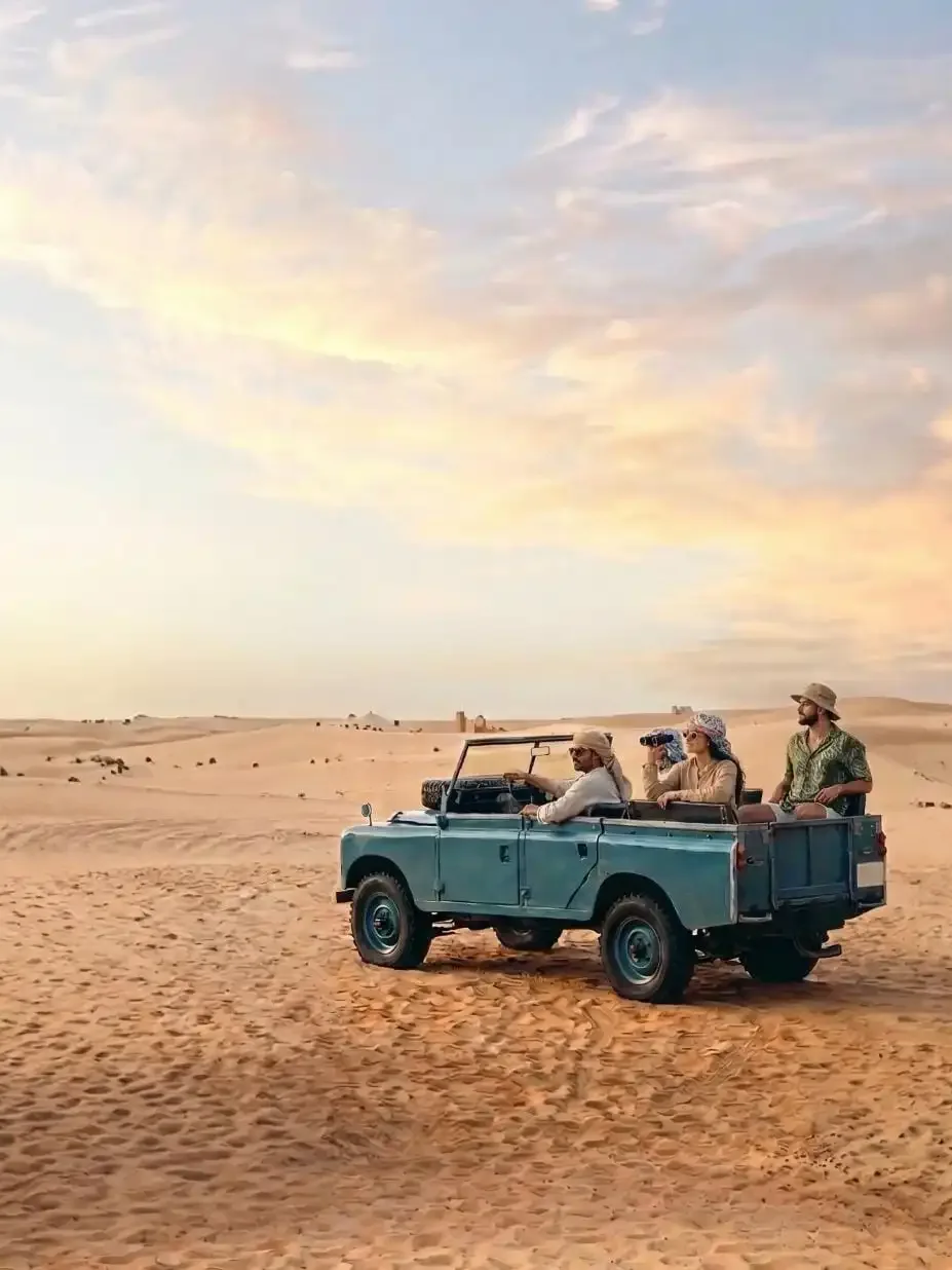 Luxury desert safari with private 4x4 vehicle in Dubai desert