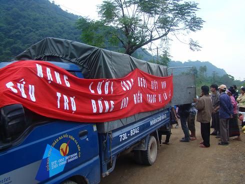 Cứu trợ tại Trung tâm PHCN trẻ khuyết tật Hiền Ninh