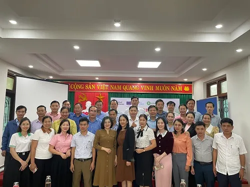 Tập huấn kỹ năng truyền thông, giám sát và tư vấn pháp luật cho tổ chức cộng đồng, cộng tác viên và cán bộ cơ sở 6 xã dự án