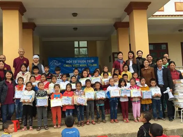 Ban từ thiện Quỹ Phát triển Nông thôn và Giảm nghèo huyện Quảng Ninh kết nối các hoạt động cứu trợ cho bà con vùng lũ