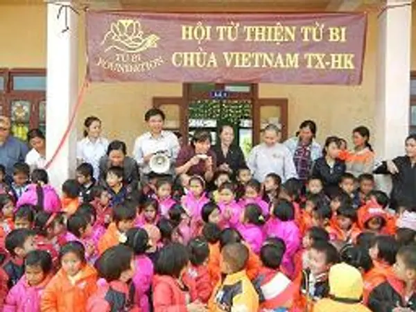 Ban Từ Thiện thuộc Quỹ Phát triển Nông thôn và Giảm nghèo huyện Quảng Ninh, tỉnh Quảng Bình đã phát huy hiệu quả vai trò cứu trợ cho đồng bào bị thiên tai lũ lụt.