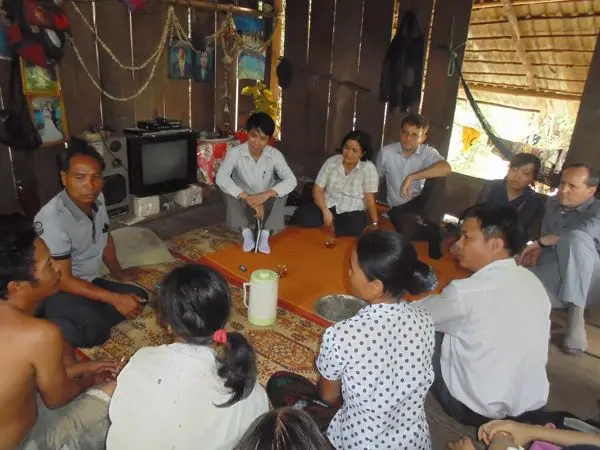 Đoàn công tác Bộ Phát triển Quốc tế Anh (DFID) và Tổ chức Oxfam đến thăm vùng dự án của RDPR tại xã Trường Sơn