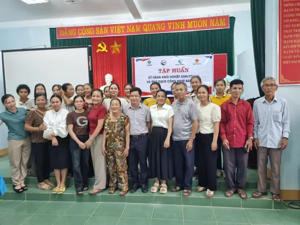 Tập huấn kỹ năng khởi nghiệp kinh doanh và ứng dụng công nghệ bán hàng xã Trường Sơn — ảnh 5