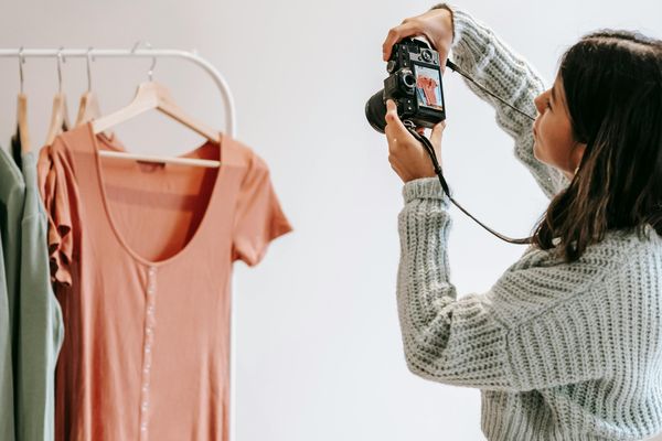 Poshmark in Australia: What to Know in 2025 + The Best Alternatives for Sellers