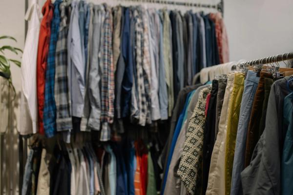 Guide: Top 10 Fashion Items to Resell in 2025