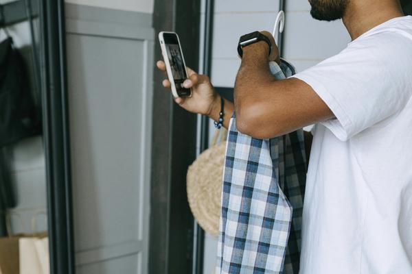 Shopfront vs Crosslist (2025): The Best Crosslisting Tool for Australian Resellers