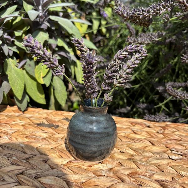 Bud vase