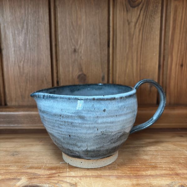 Mixing jug
