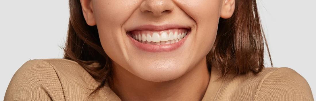 Salud dental: hábitos que envejecen tu sonrisa y cómo cuidar los dientes a diario