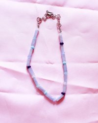 collar de piedras en tonos celestes y azules con cadena de acero inoxidable