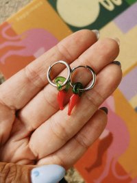 pendientes de acero inoxidable y chili de vidrio