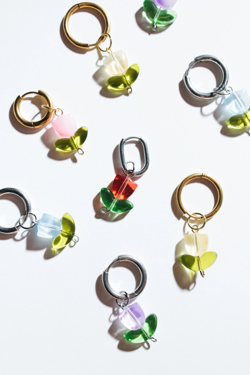 Pendientes de acero quirúrgico con flor, disponibles en varios colores