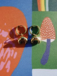 Pendientes dorados de acero inoxidable con dije croissant
