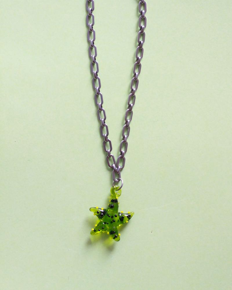 collar con cadena de acero inoxidable y dije de vidrio
