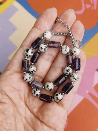 collar de piedras y acero inoxidable