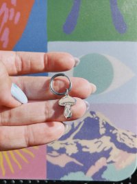 Pendientes de acero inoxidable con dije de hongo de acero