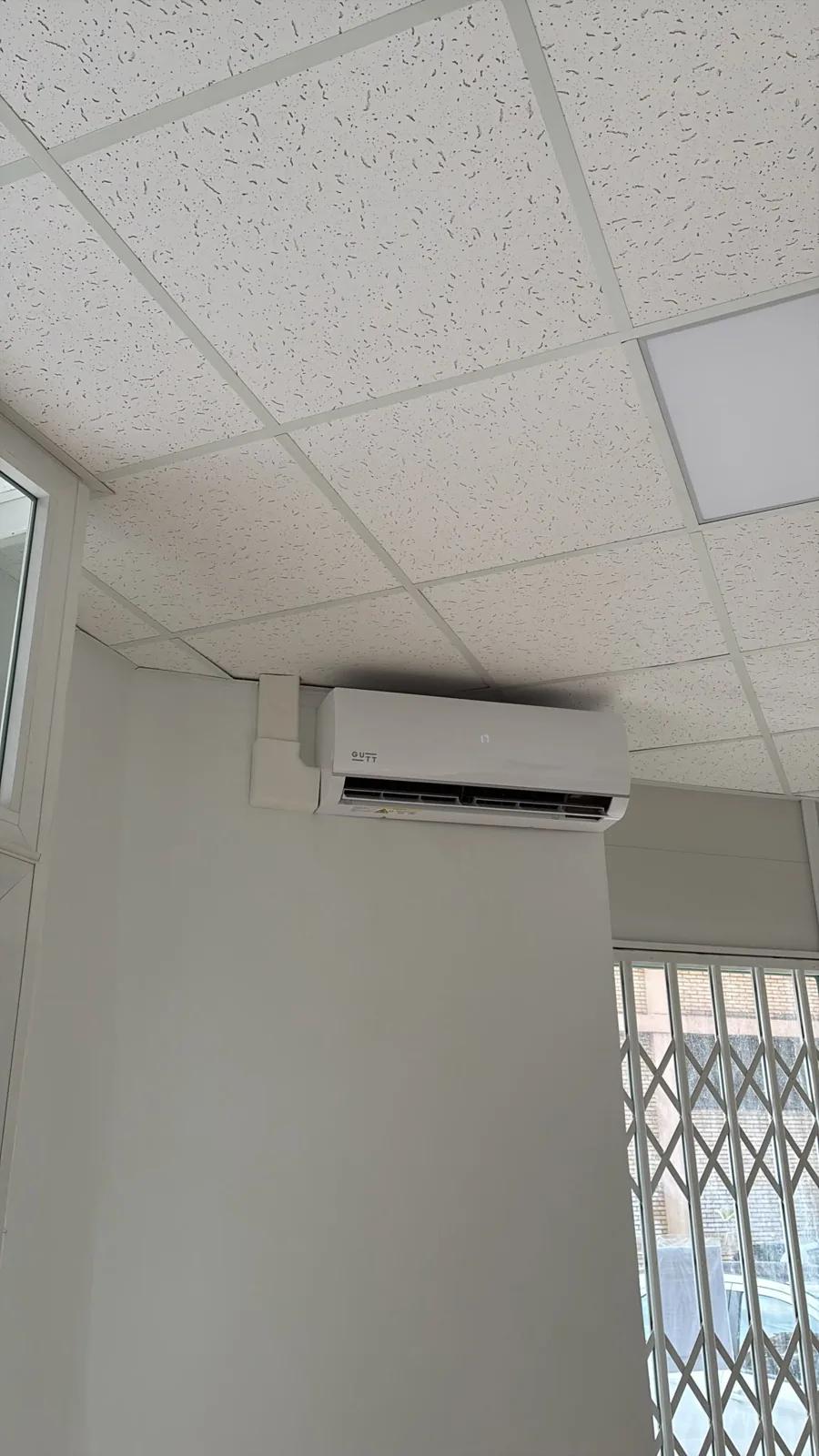 Techo registrable con unidad de climatización en la lavandería