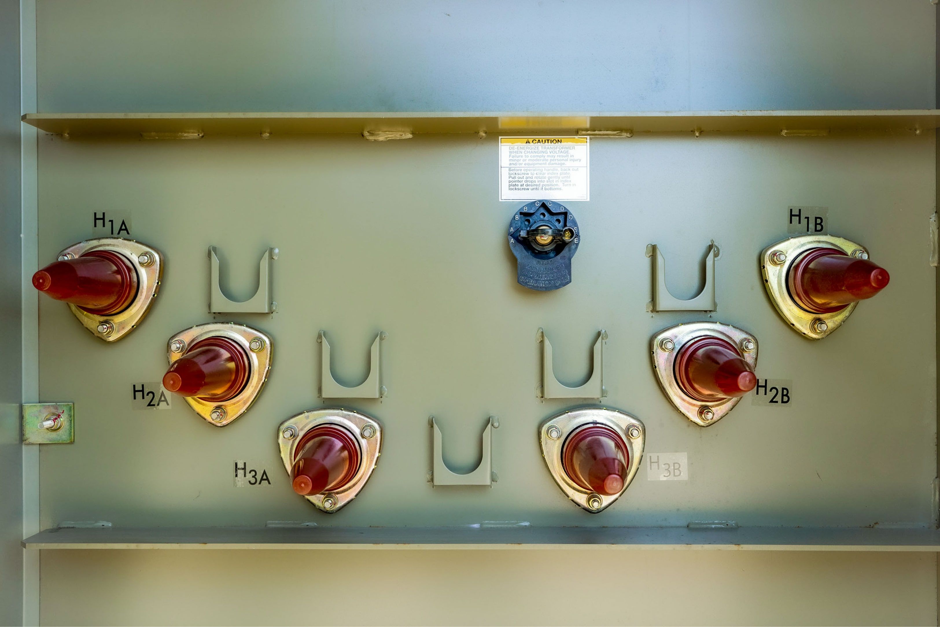 Transformer Tap Changers & Voltage Adjustment Taps