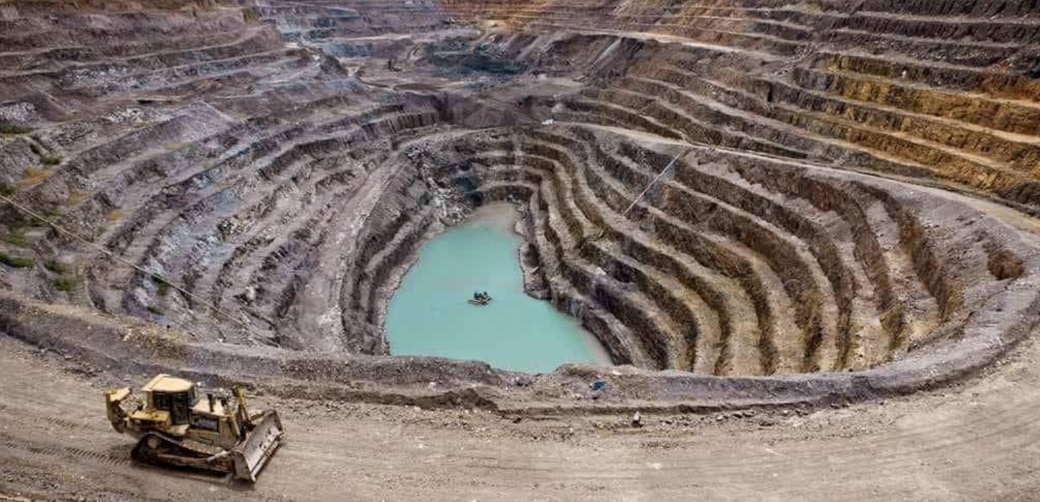 1 metric ton Lithium requires 1,9 million liter of water.