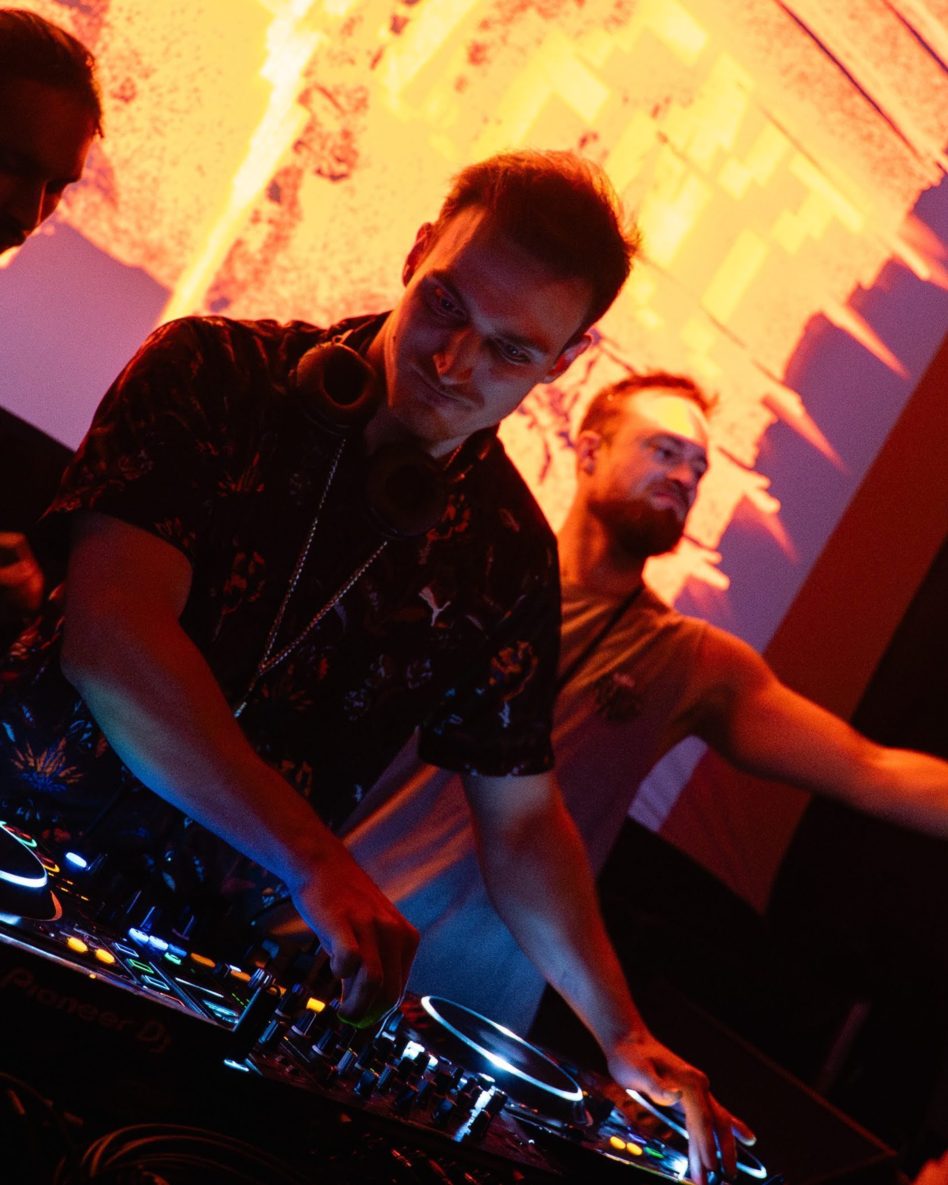 DUBSHROUD — press photo 2