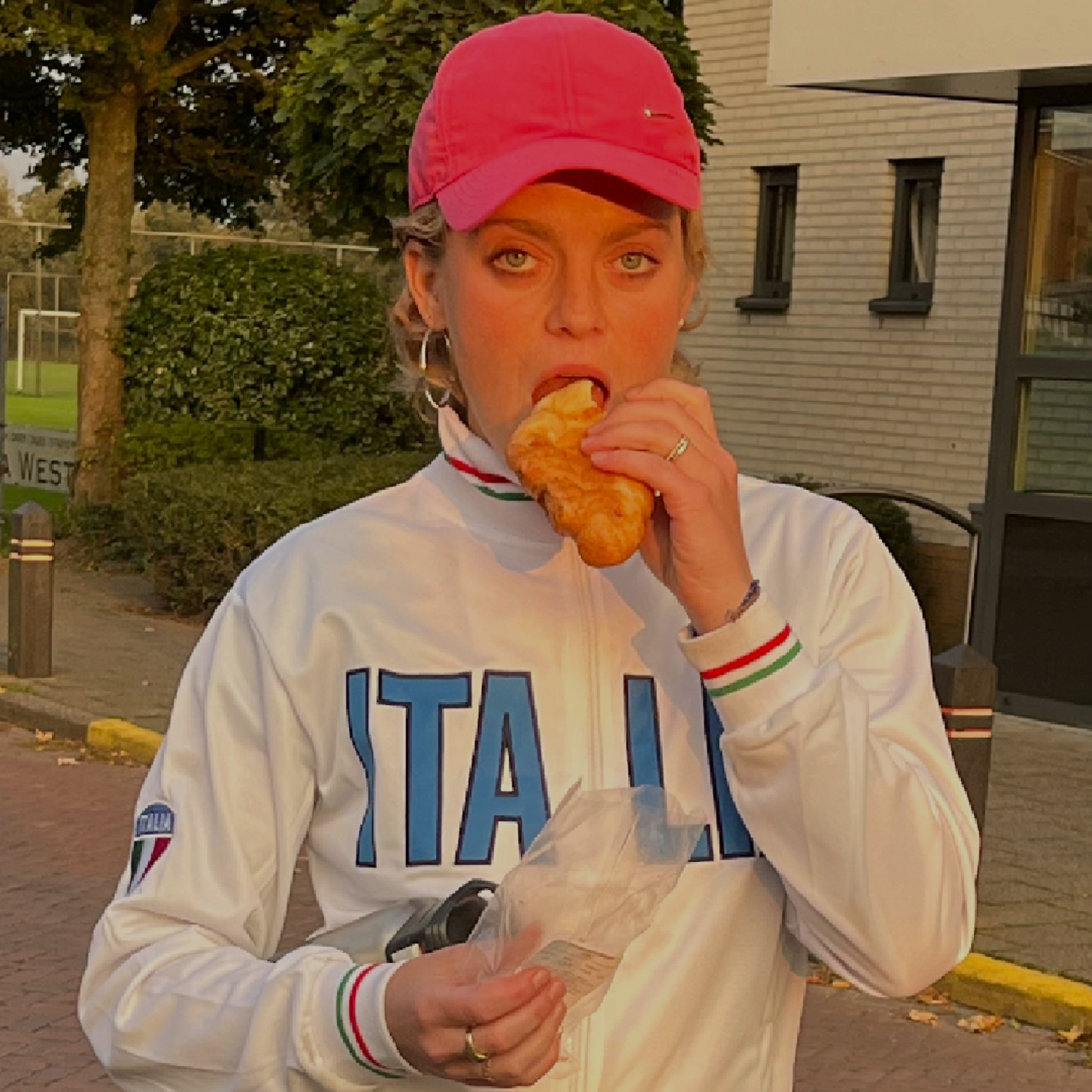 JULIA VAN DER WEES