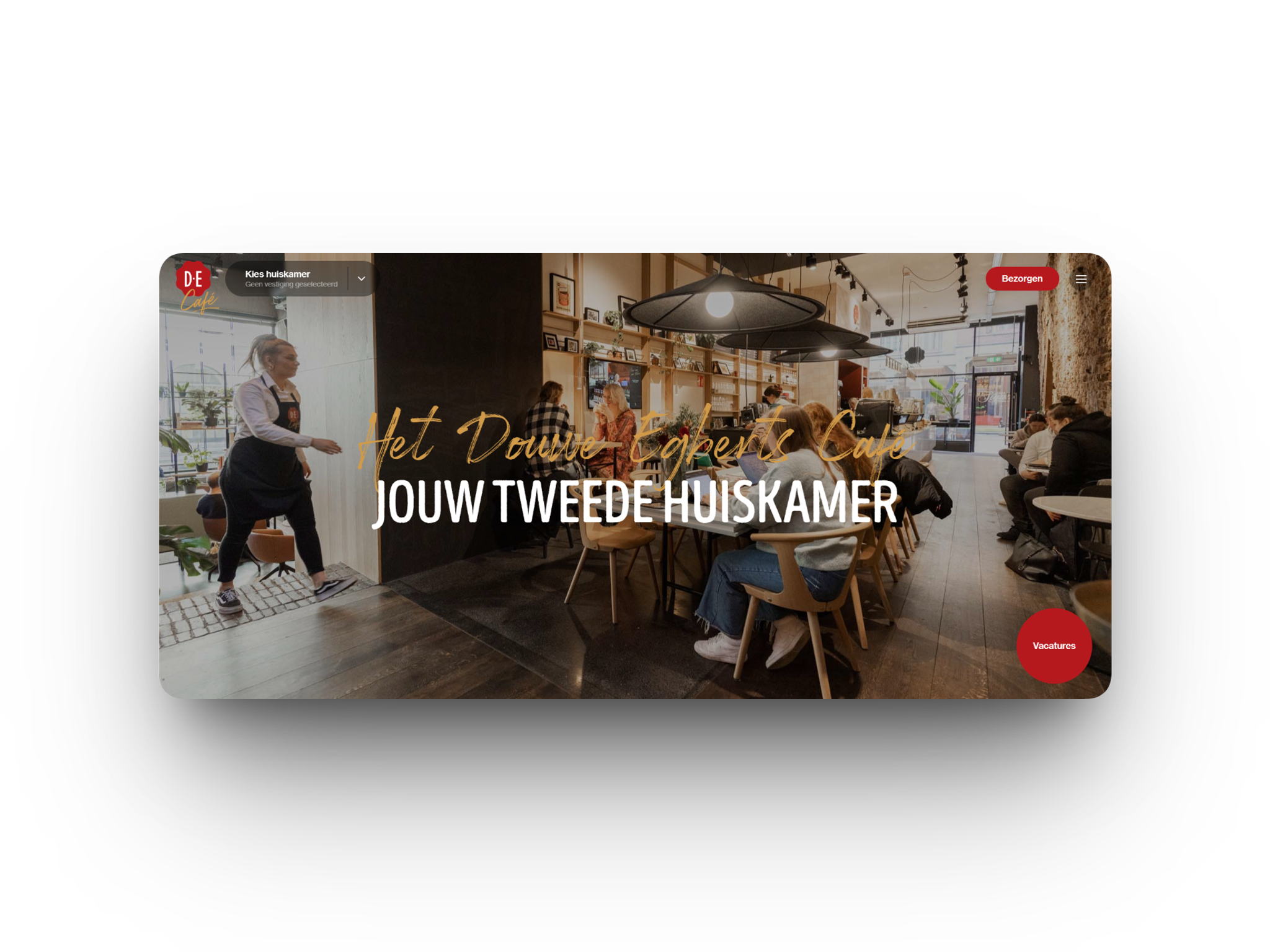 UX design voorbeeld: de homepage van het Douwe Egberts Café met een duidelijke kop, een keuzemenu voor de vestiging en een opvallende rode Bezorgen-knop