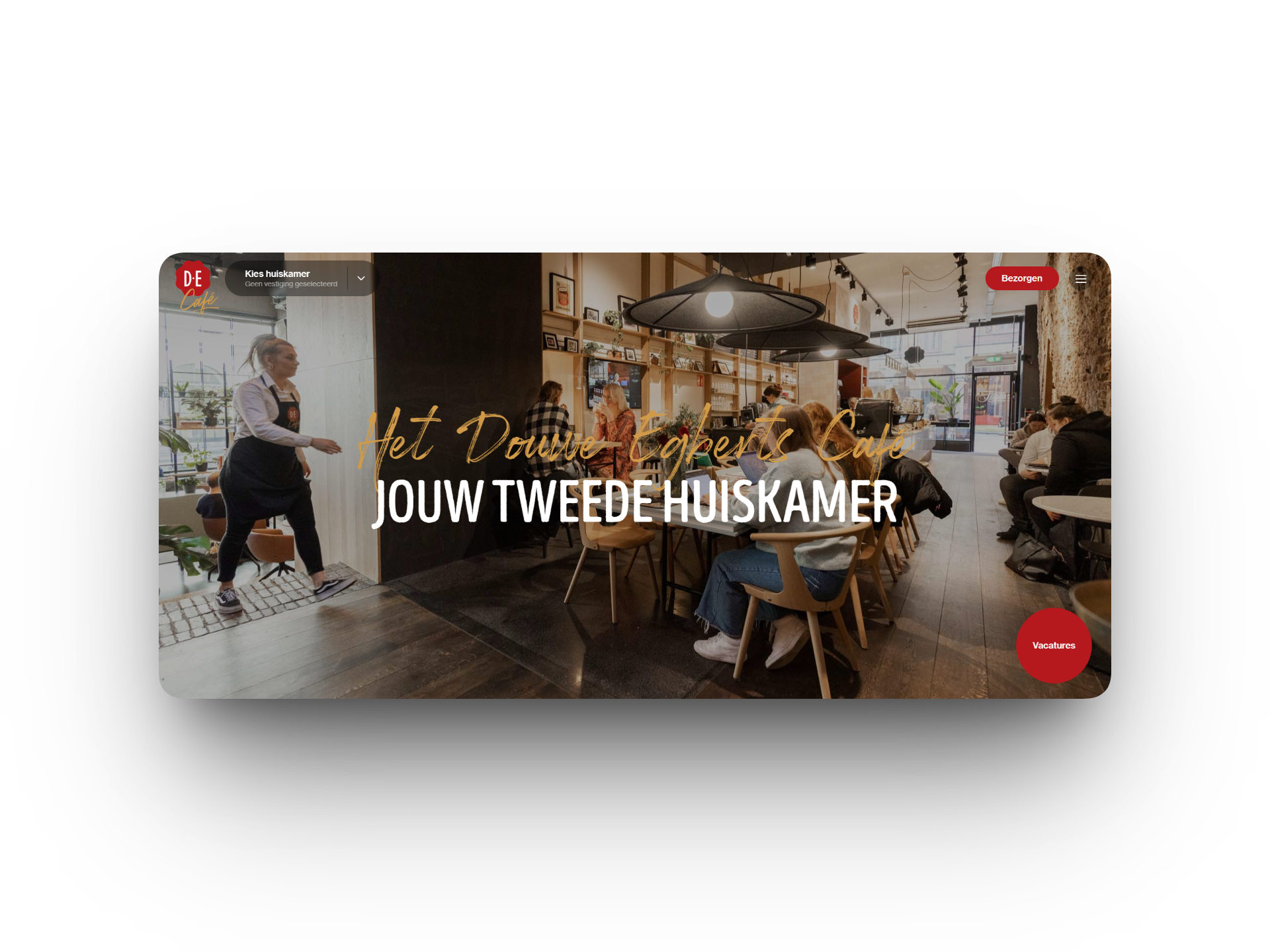 UX design voorbeeld: de homepage van het Douwe Egberts Café met een duidelijke kop, een keuzemenu voor de vestiging en een opvallende rode Bezorgen-knop