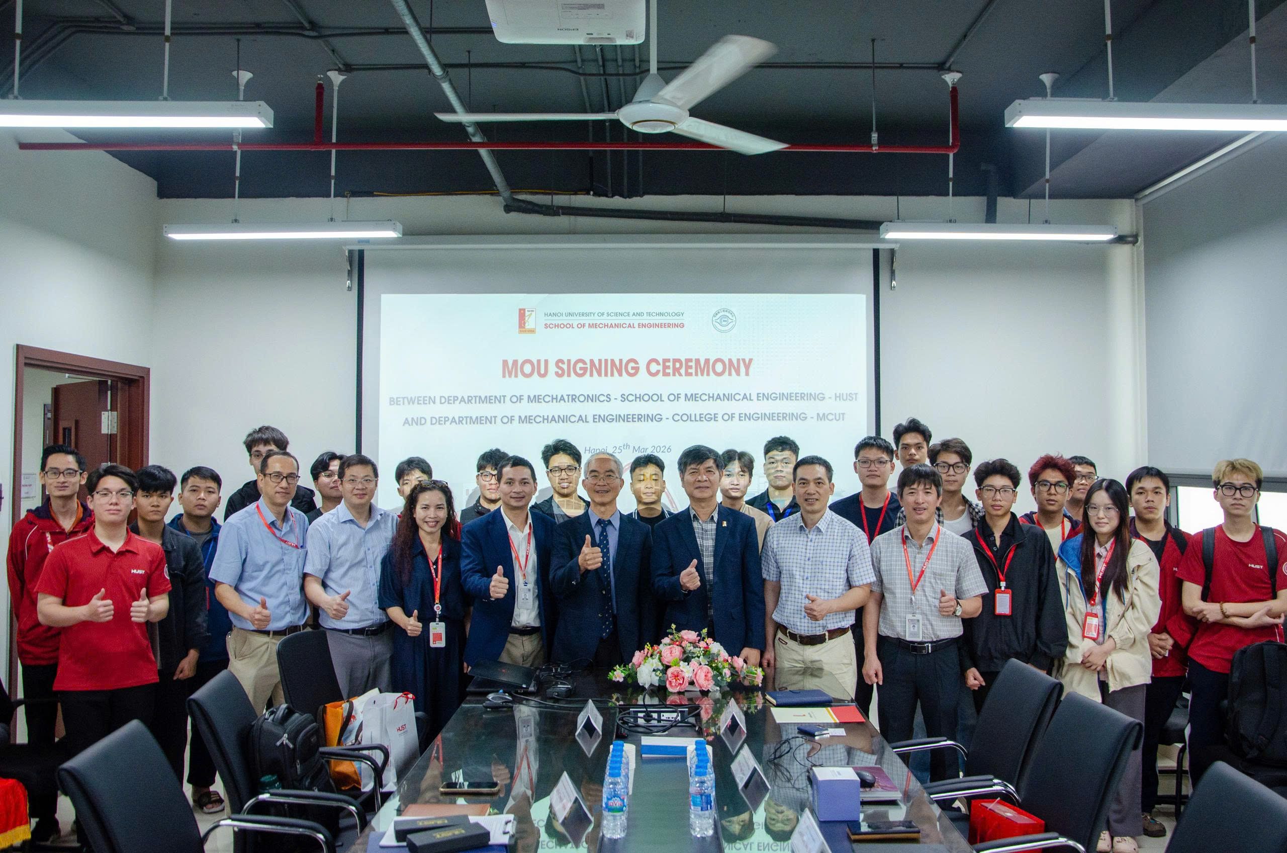 The School of Mechanical Engineering organized a scientific seminar by Professor. Jin-Wei Liang and signed a Memorandum of Understanding with MCUT