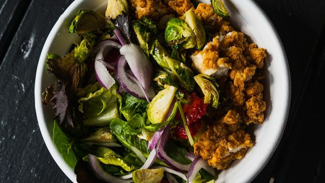 TOSSED SALAD WITH SPROUTS