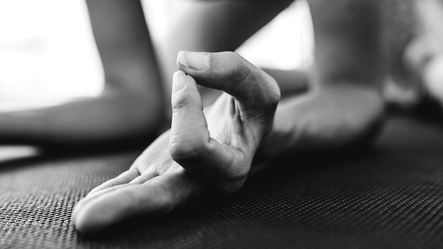 What are the benefits of Prithvi mudra?