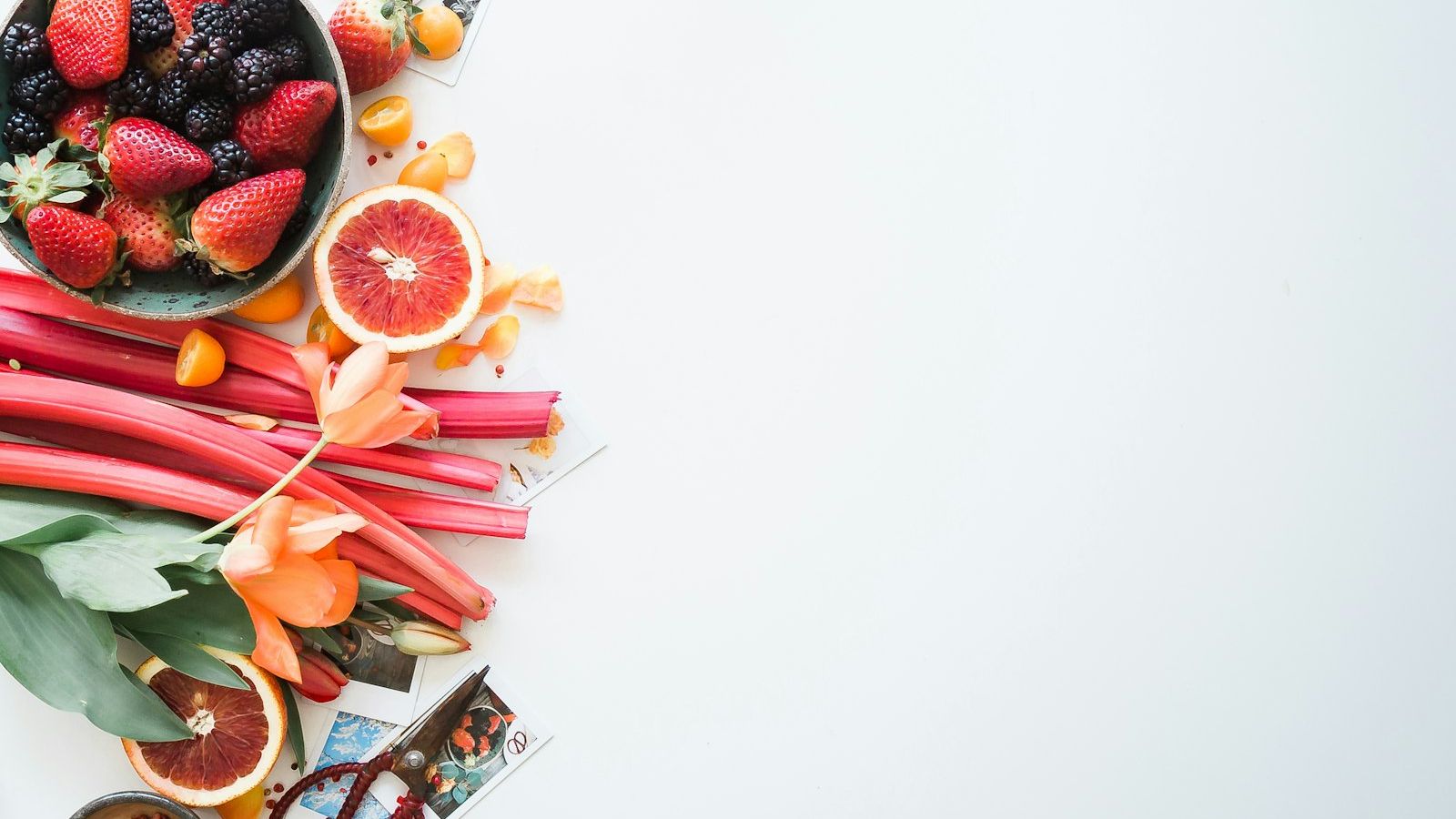 variety of sliced fruits