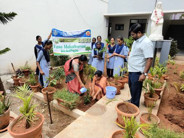 Eco Club & Environment - Photo 05557739-f883-4611-9e00-e14c73a03557