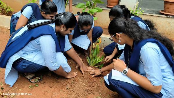 Eco Club & Environment - Photo 100c567d-ac6f-4ef1-a040-1c2b1164ec51