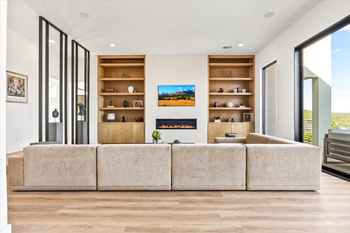 Ashby Canyon Residence, image 2