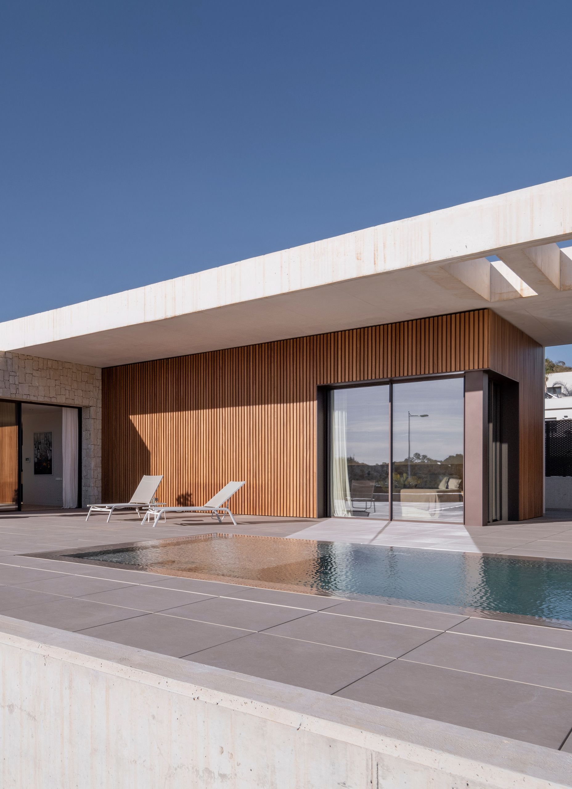 STONE HOUSE - Imagen 5