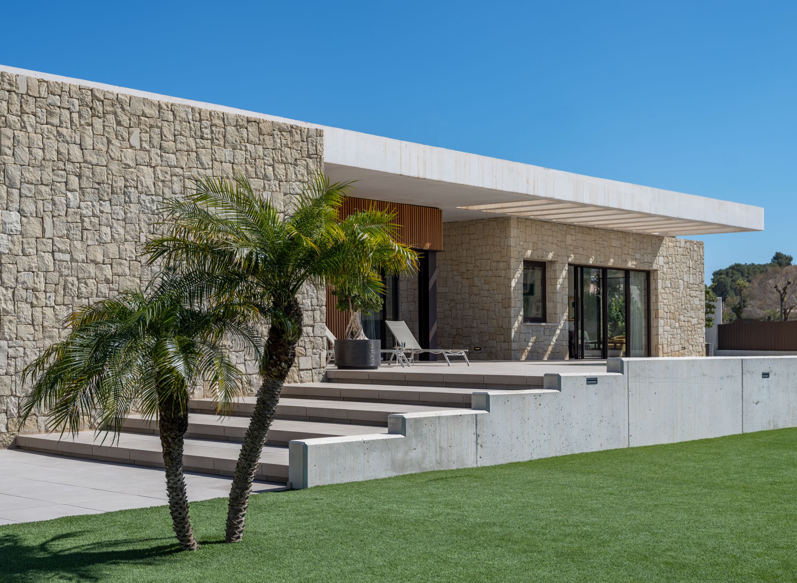 STONE HOUSE - Imagen 28