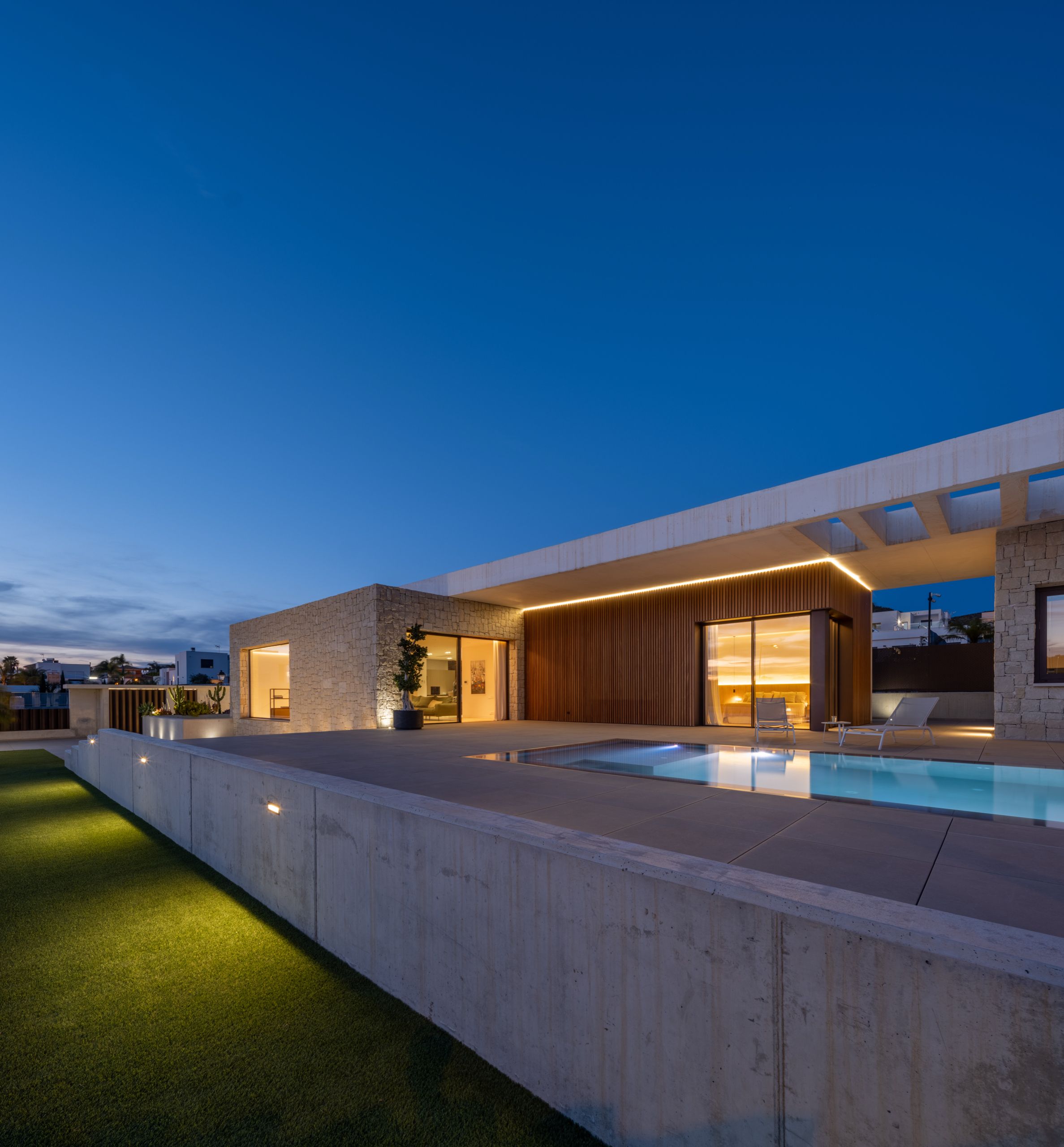 STONE HOUSE - Imagen 24
