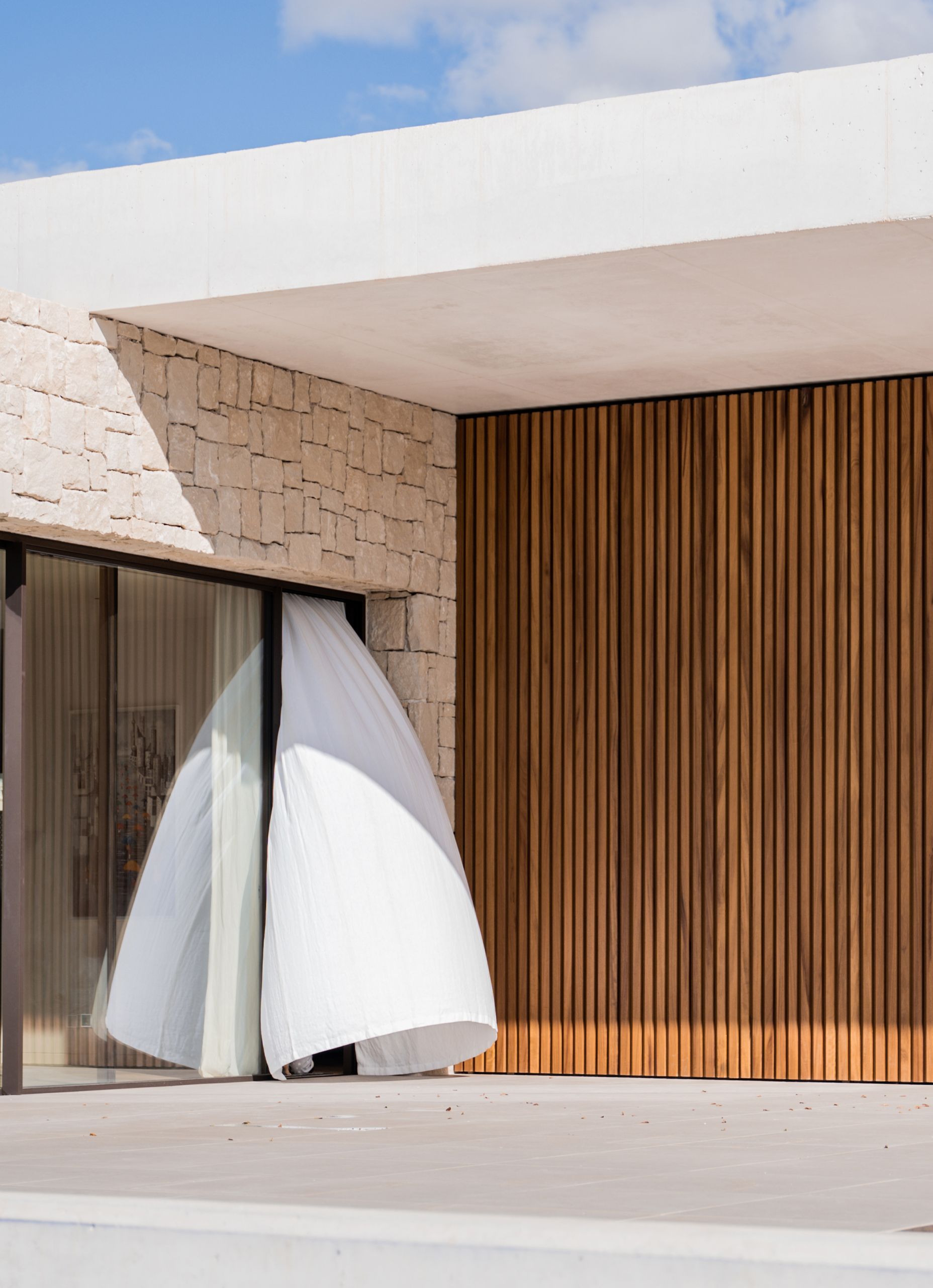 STONE HOUSE - Imagen 17