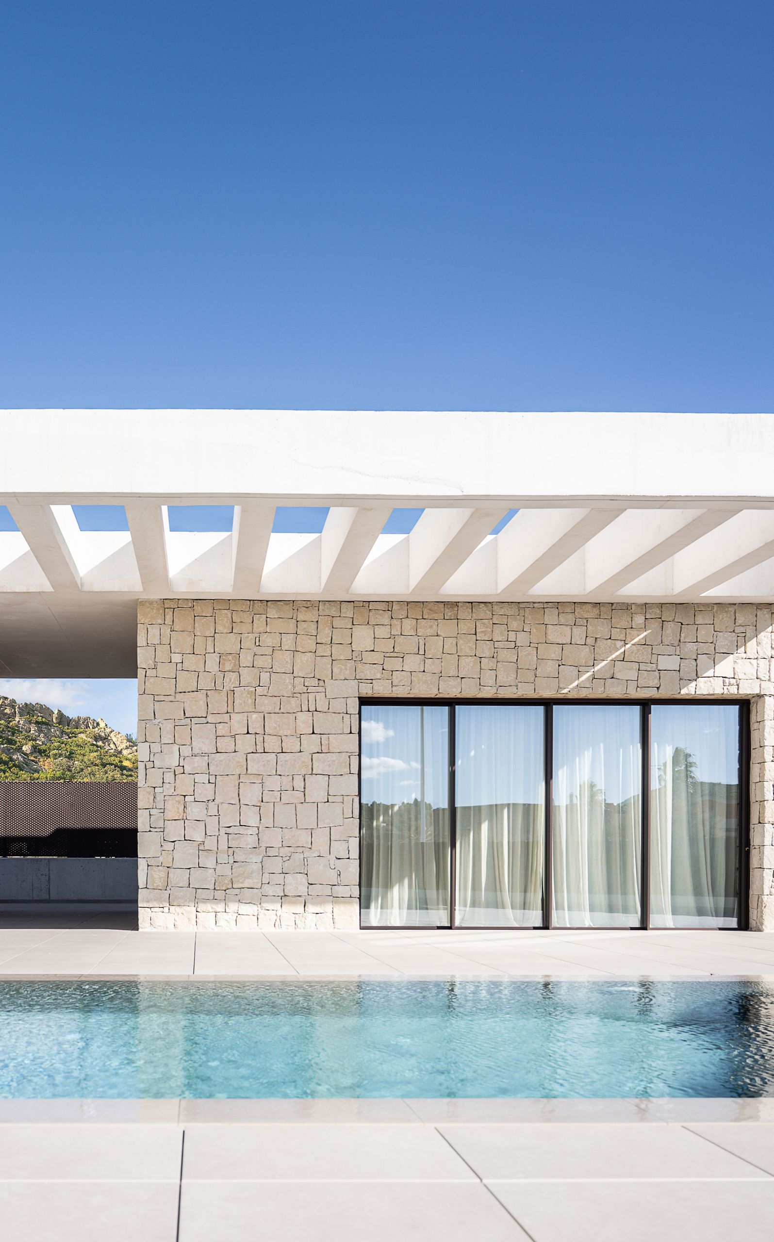 STONE HOUSE - Imagen 32