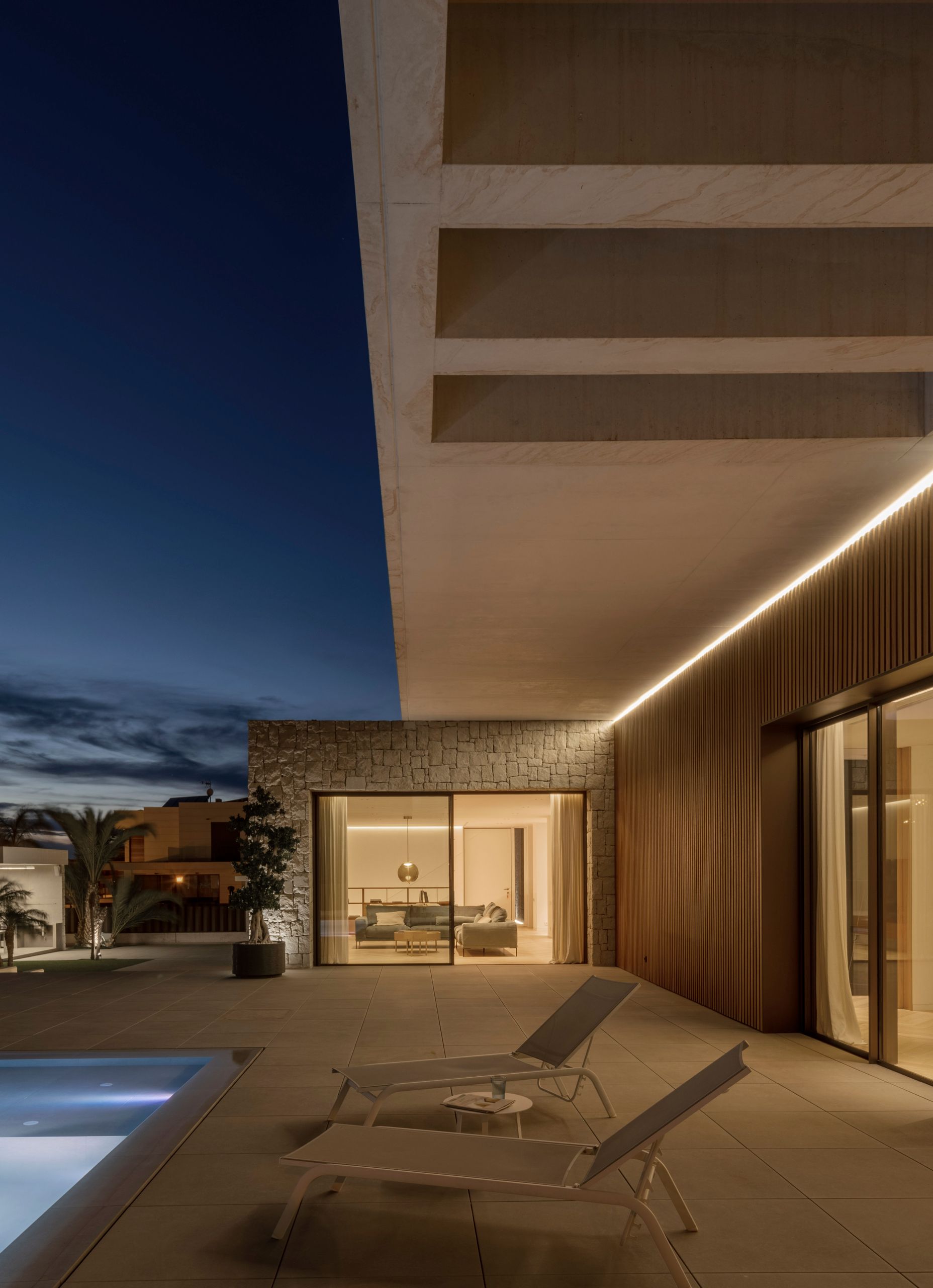 STONE HOUSE - Imagen 9